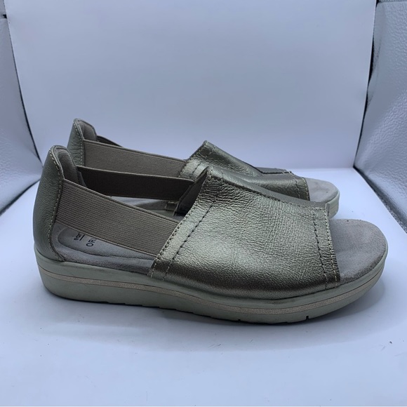 Earth Shoes - Earth Origins - Carley Connie Leather Sandals  size 7 women’s slingback